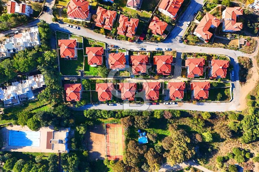 Datça Merkezde 1+1 Bahçeli Orta Kat Daire