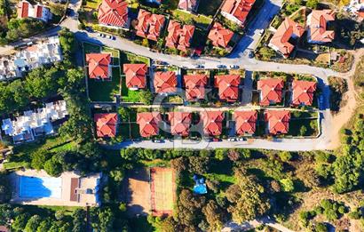 Datça Merkezde 1+1 Bahçeli Orta Kat Daire