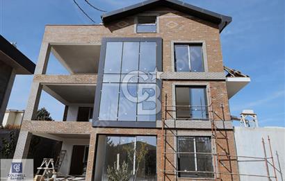 GÖLBAŞINDA MUHTEŞEM GÖL MANZARALI 700 M2 ARSA ÜZERİNDE VİLLA