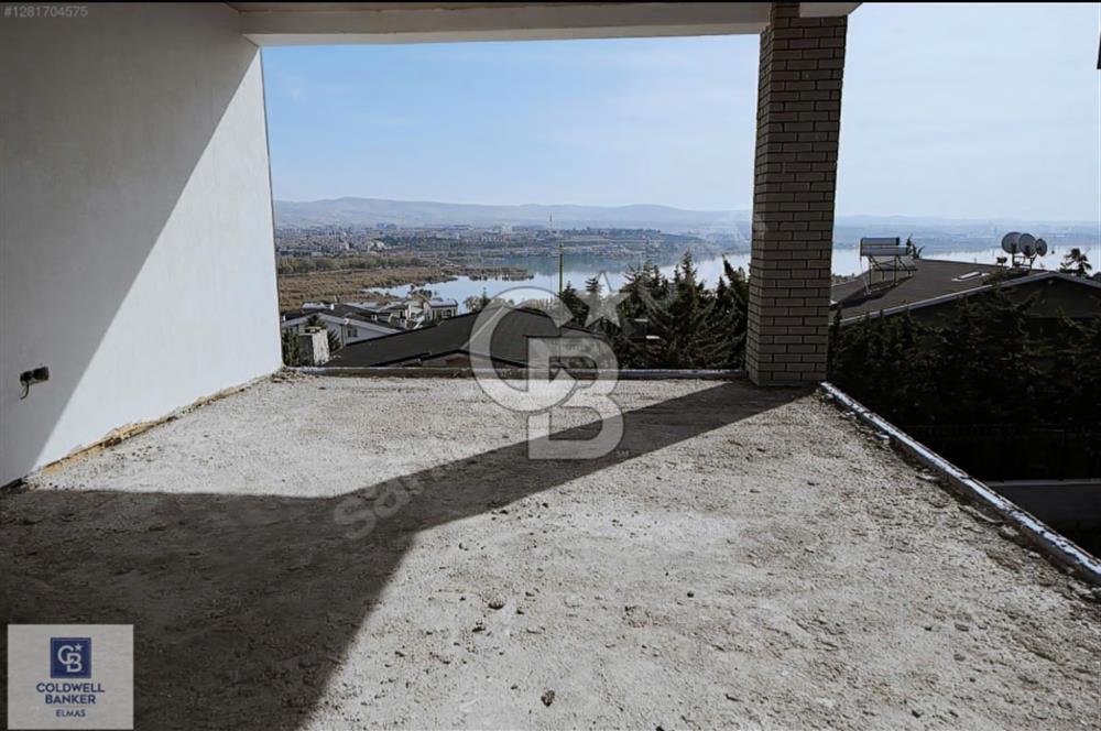 GÖLBAŞINDA MUHTEŞEM GÖL MANZARALI 700 M2 ARSA ÜZERİNDE VİLLA