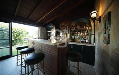 Güzelbahçe Kahramandere'de Özel Tasarım Satılık 5+2 Lüks Villa