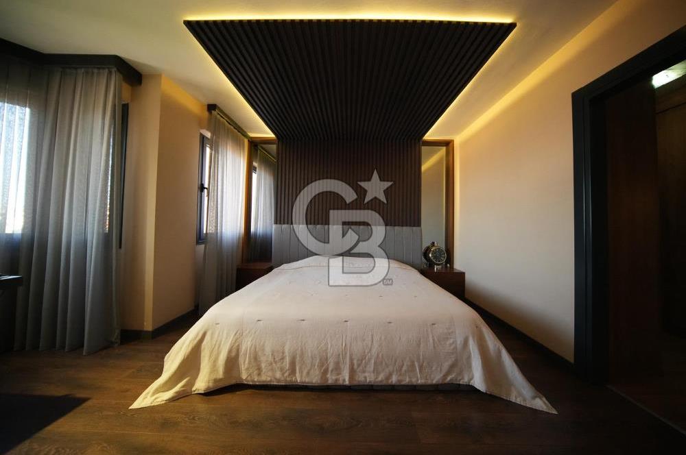 Güzelbahçe Kahramandere'de Özel Tasarım Satılık 5+2 Lüks Villa