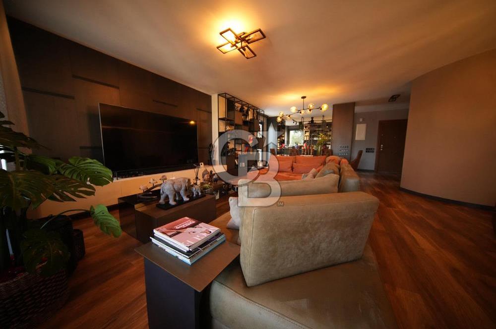 Güzelbahçe Kahramandere'de Özel Tasarım Satılık 5+2 Lüks Villa