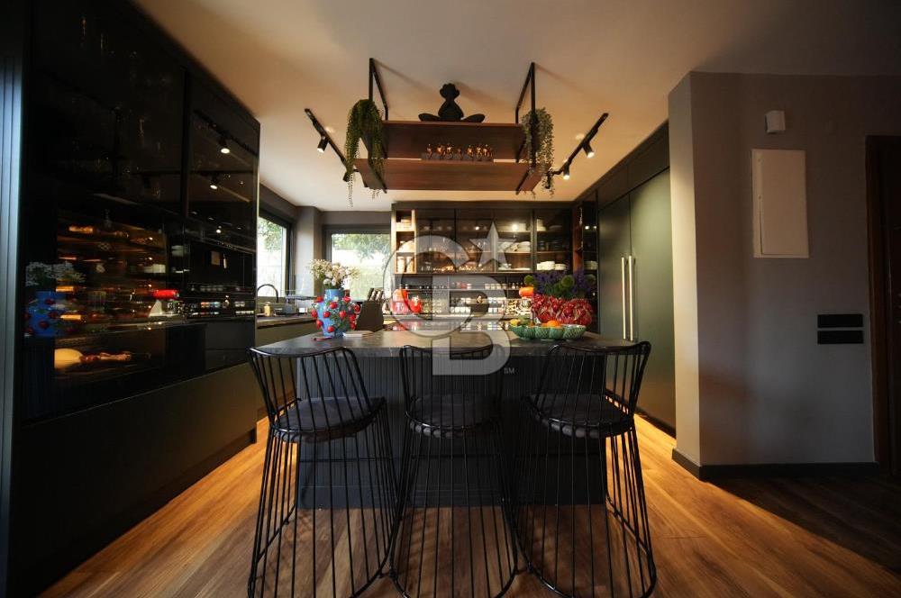 Güzelbahçe Kahramandere'de Özel Tasarım Satılık 5+2 Lüks Villa