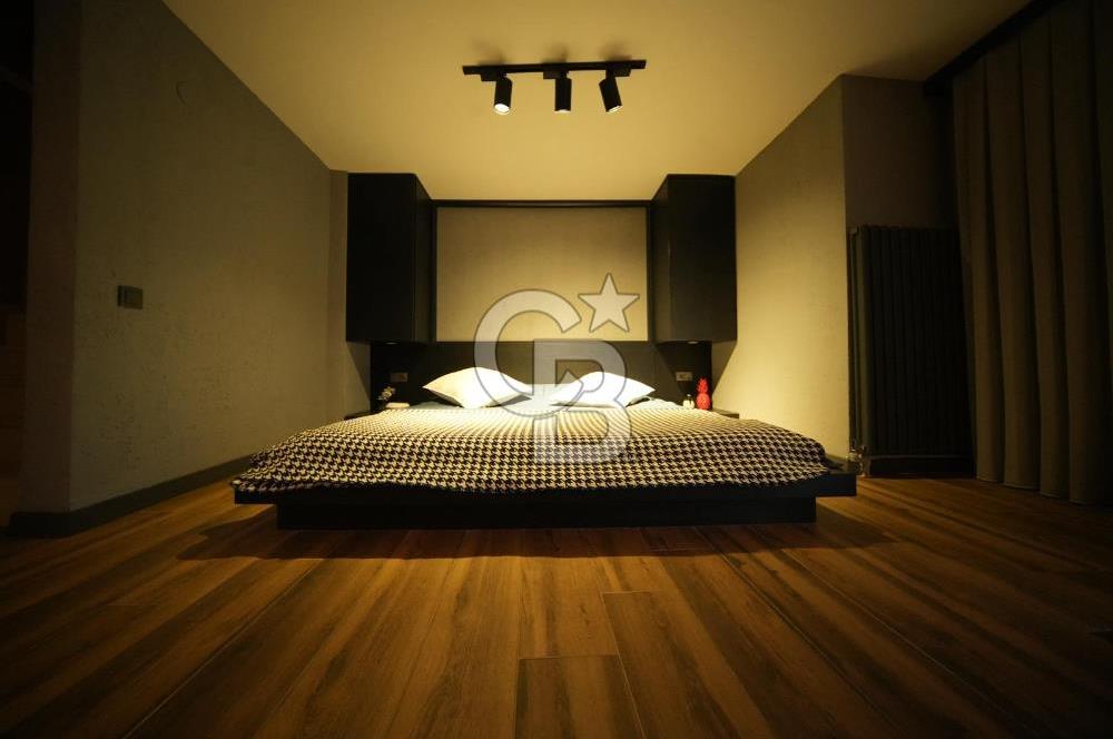 Güzelbahçe Kahramandere'de Özel Tasarım Satılık 5+2 Lüks Villa