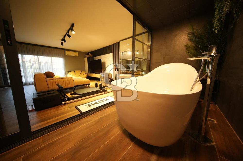 Güzelbahçe Kahramandere'de Özel Tasarım Satılık 5+2 Lüks Villa