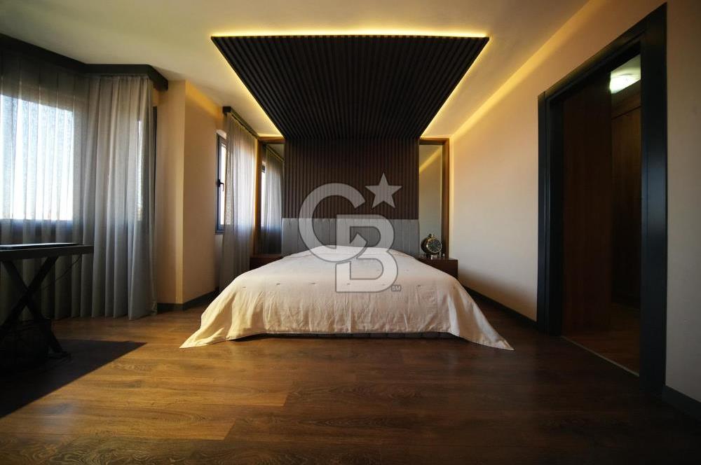 Güzelbahçe Kahramandere'de Özel Tasarım Satılık 5+2 Lüks Villa