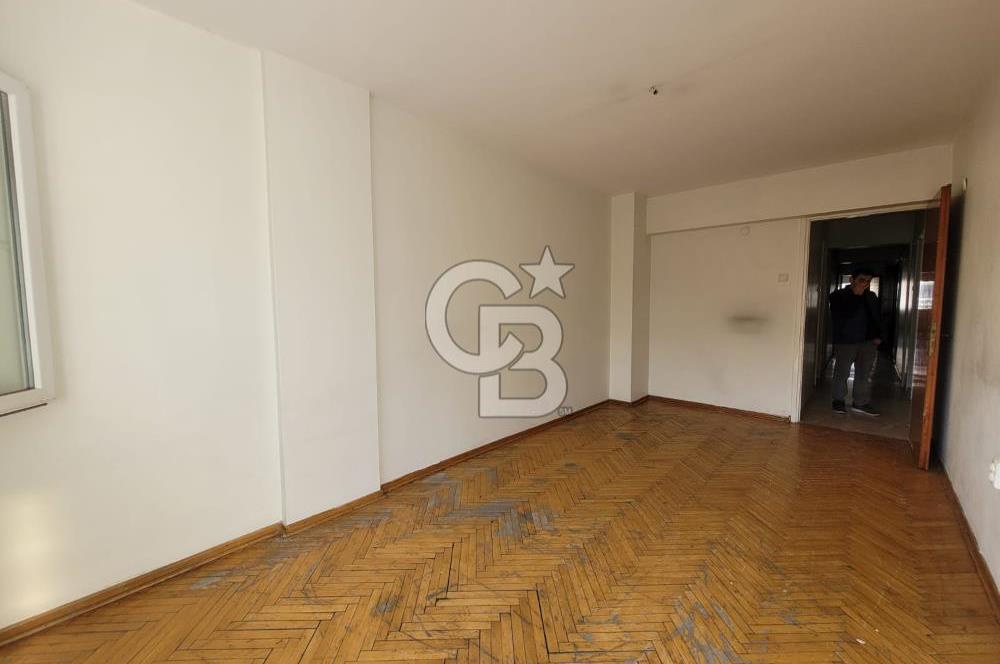 Poligon Metro Durağında Asansörlü 3+1 Satılık Daire