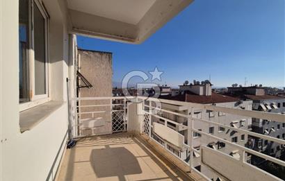 Karşıyaka Bahçelievler Mahallesi Asansörlü 3+1 Satılık Daire