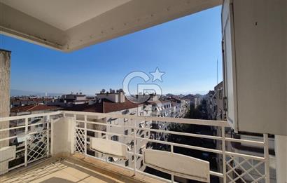 Karşıyaka Bahçelievler Mahallesi Asansörlü 3+1 Satılık Daire