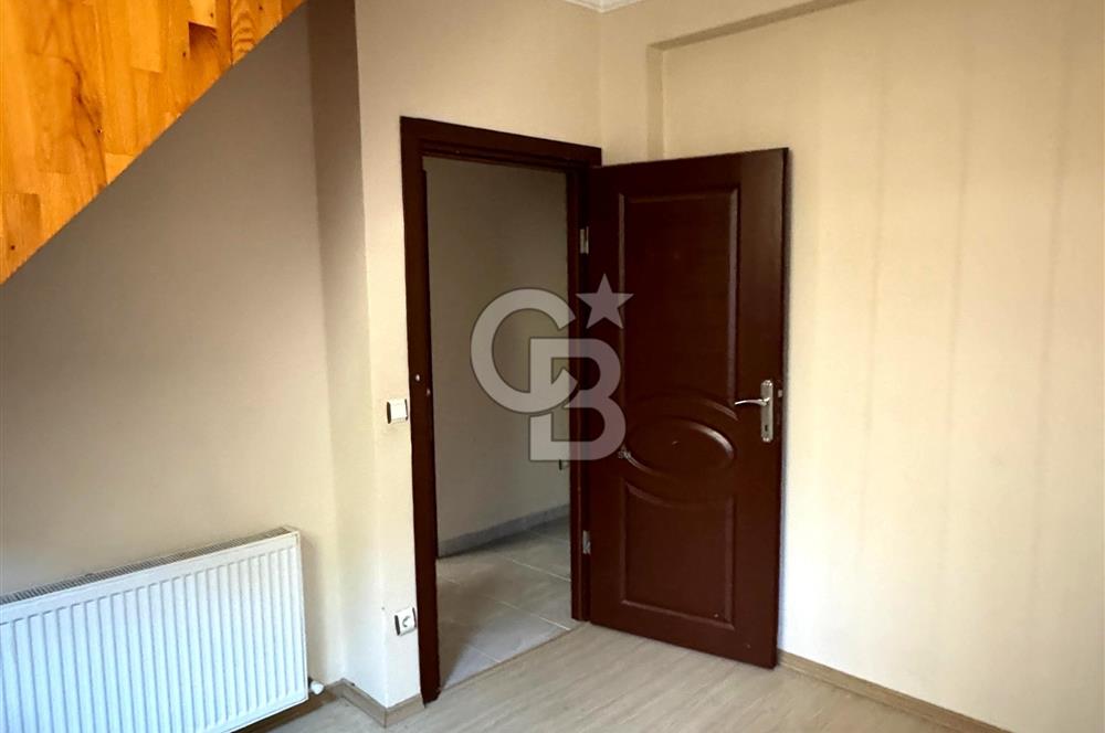 Sarıgazi Merkezde 5+1 Geniş Ters Dubleks Park ve Metro Yakını