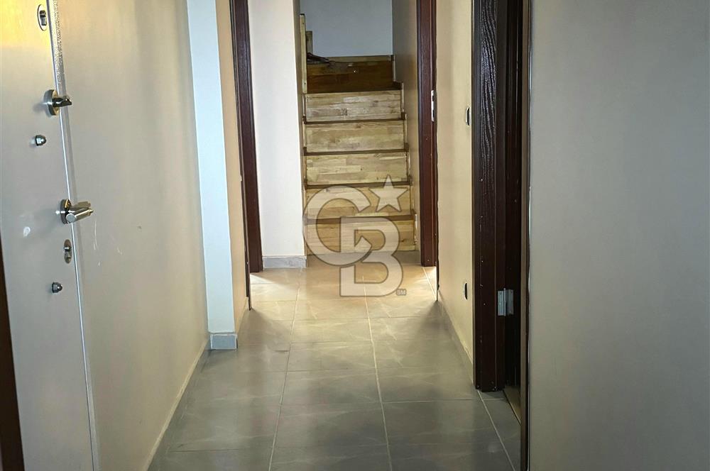 Sarıgazi Merkezde 5+1 Geniş Ters Dubleks Park ve Metro Yakını