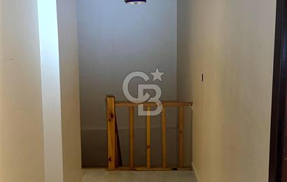 Sarıgazi Merkezde 5+1 Geniş Ters Dubleks Park ve Metro Yakını