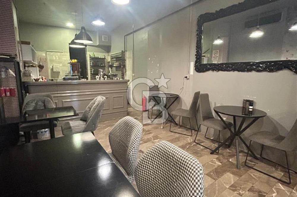 Tango Kulede hareketli sokağa cepheli dükkan