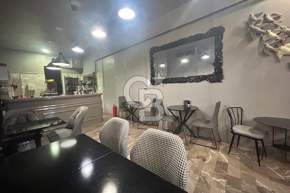 Tango Kulede hareketli sokağa cepheli dükkan