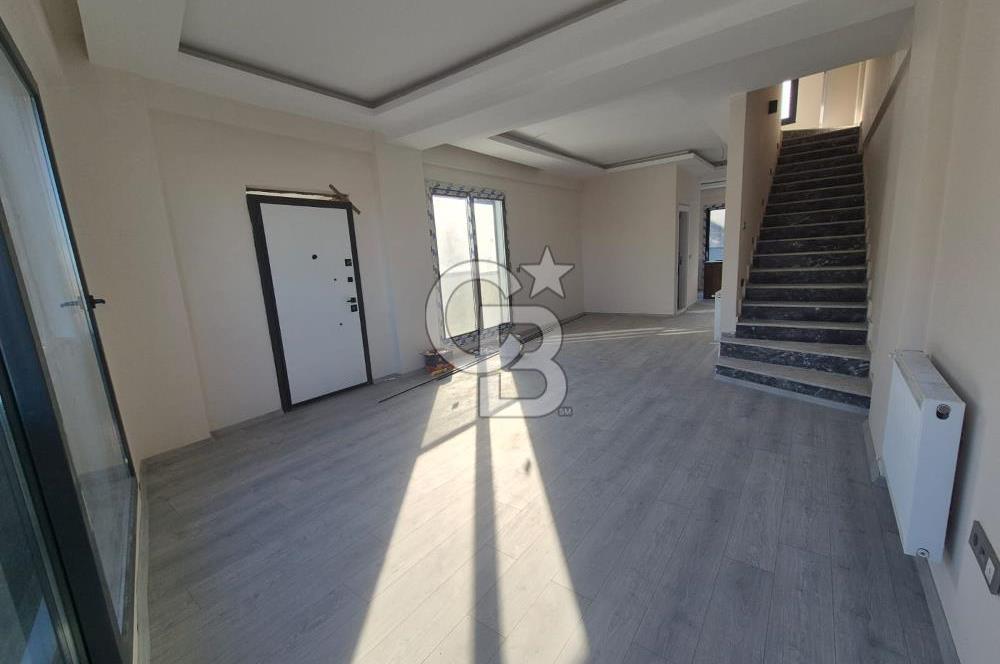 MUSELAND-VİLLALAR BÖLGESİ ÇETİN EMEÇDE SATILIK TRİPLEKS VİLLA