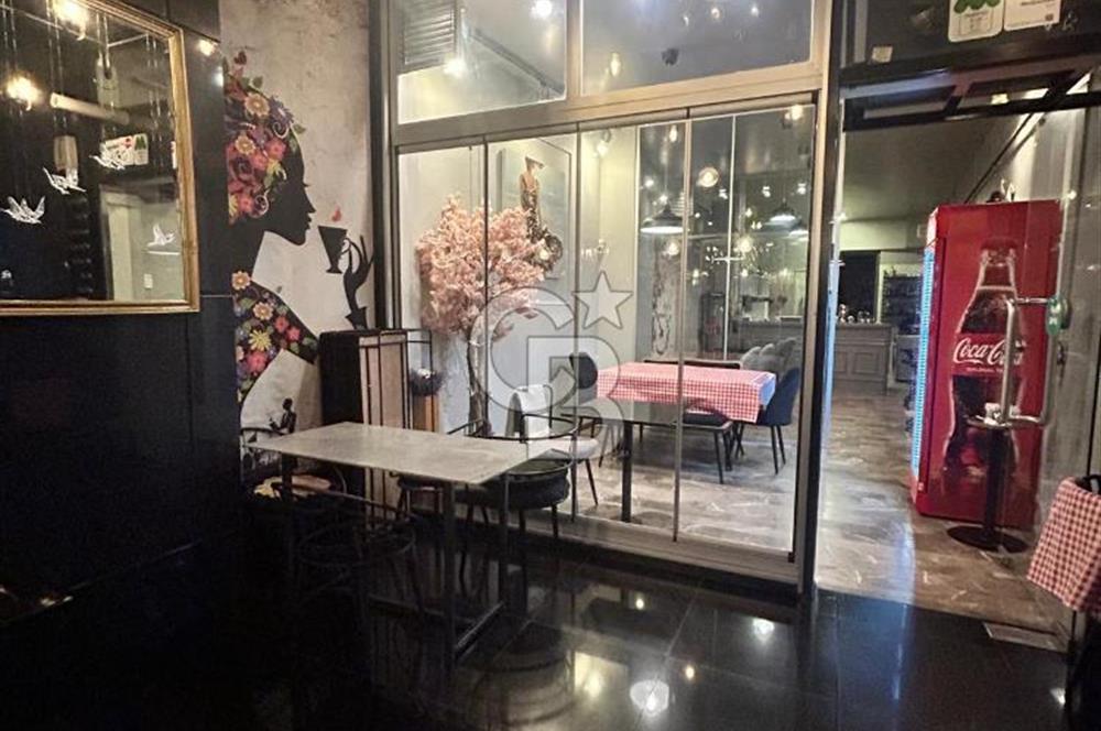 Tango Kulede hareketli sokağa cepheli dükkan