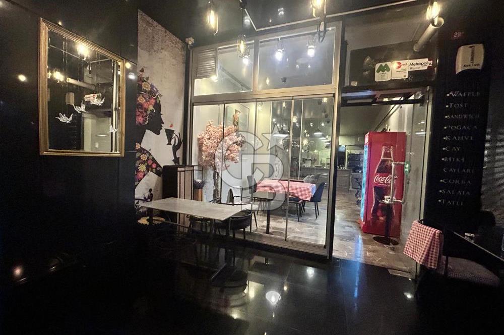 Tango Kulede hareketli sokağa cepheli dükkan