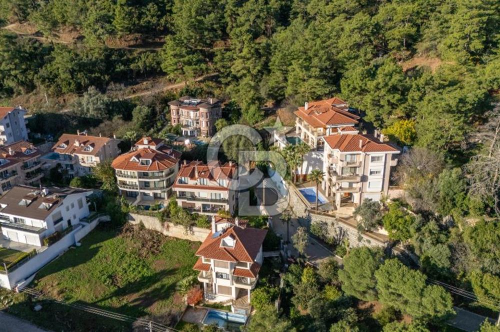 CB MARİNADAN ARMUTALANDA 700 M2 MÜSTAKİL DENİZ MANZARALI ARSA 