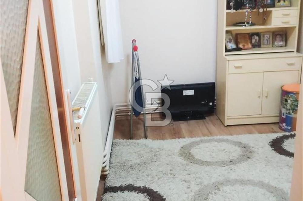 Göztepe'de Sahile Yakın Geniş 2+1 Satılık Daire