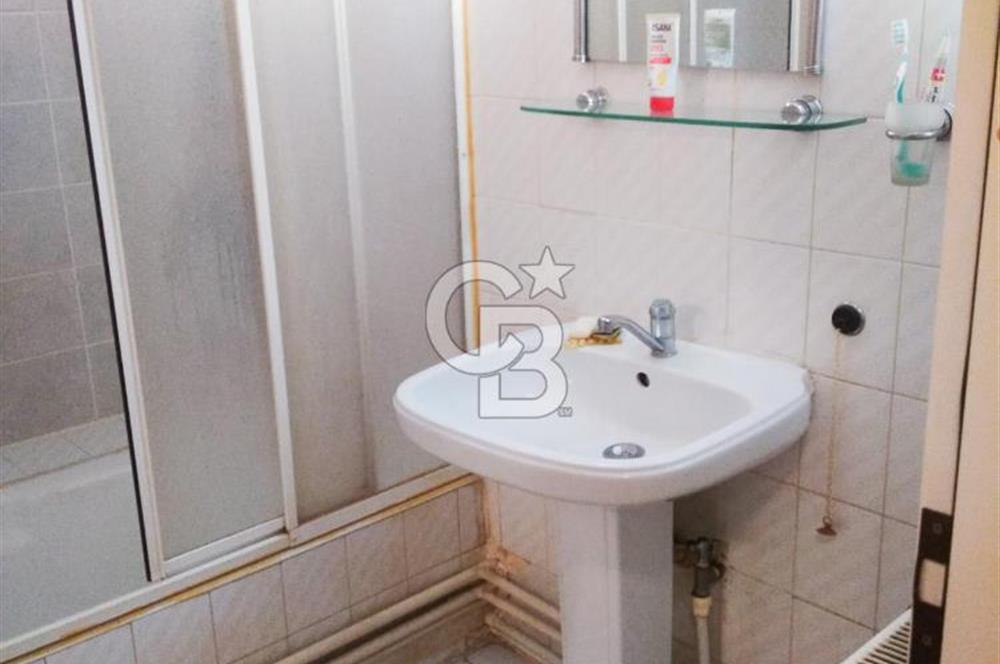 Göztepe'de Sahile Yakın Geniş 2+1 Satılık Daire