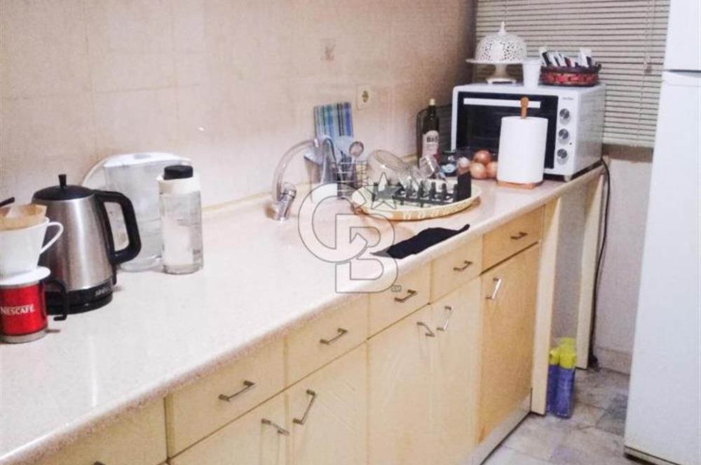 Göztepe'de Sahile Yakın Geniş 2+1 Satılık Daire