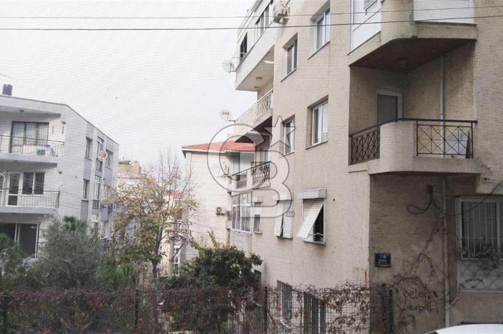 Göztepe'de Sahile Yakın Geniş 2+1 Satılık Daire