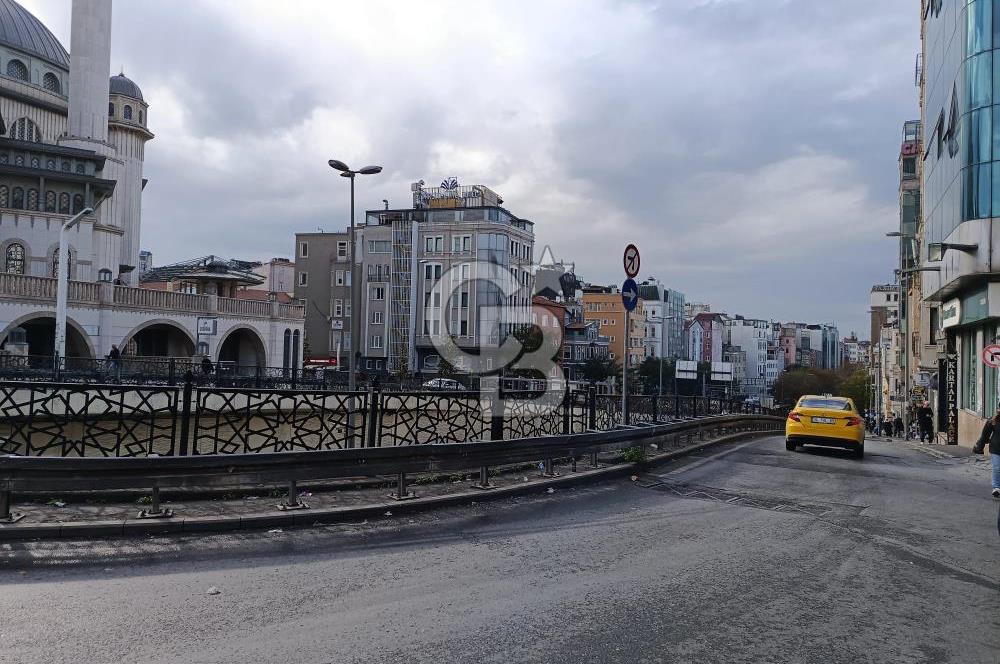 Taksim Meydanına Yürüme Mesafesinde Kiralık Komple Bina