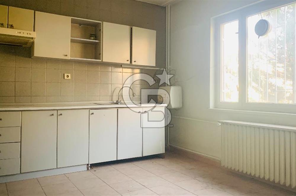 KÜÇÜKESAT CADDESİ ÜZERİNDE TUNALI YAKINI SATILIK DAİRE