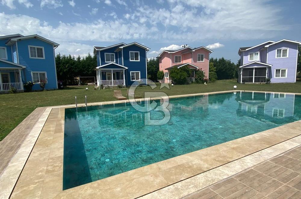 Saros Sazlıderede Satılık Şömineli Eşyalı 3+1 Ahsap Villa