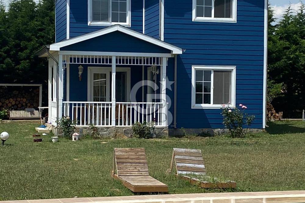 Saros Sazlıderede Satılık Şömineli Eşyalı 3+1 Ahsap Villa