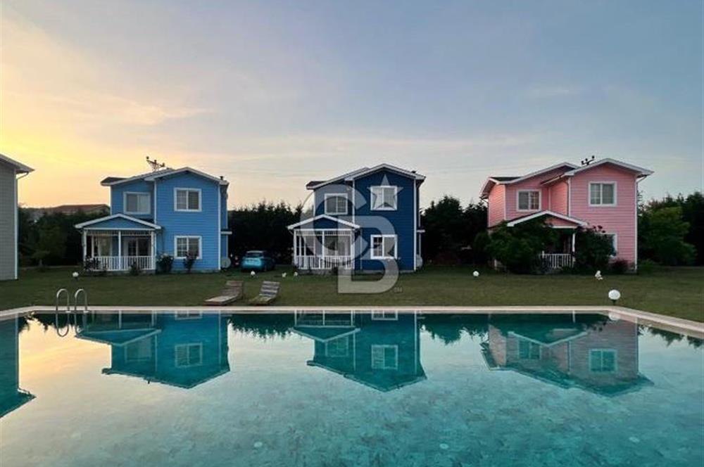 Saros Sazlıderede Satılık Şömineli Eşyalı 3+1 Ahsap Villa