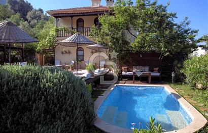 Fethiye Faralya Doğa İçinde Satılık Havuzlu Taş Villa