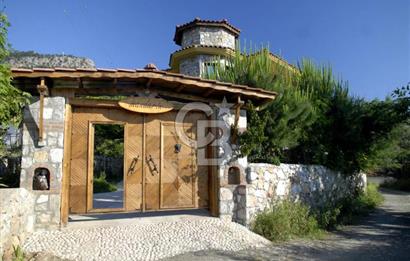 Fethiye Faralya Doğa İçinde Satılık Havuzlu Taş Villa