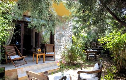 Fethiye Faralya Doğa İçinde Satılık Havuzlu Taş Villa