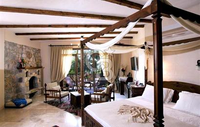 Fethiye Faralya Doğa İçinde Satılık Havuzlu Taş Villa