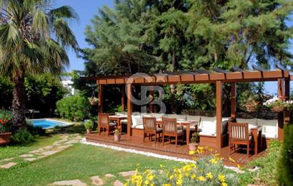 Fethiye Faralya Doğa İçinde Satılık Havuzlu Taş Villa