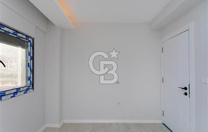 Yenifoça'da Satılık Deniz Manzaralı Müstakil 4+1 Tripleks Villa