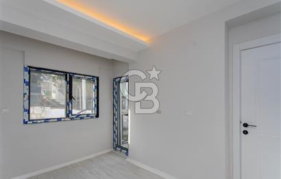 Yenifoça'da Satılık Deniz Manzaralı Müstakil 4+1 Tripleks Villa