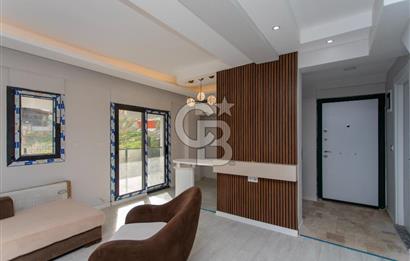 Yenifoça'da Satılık Deniz Manzaralı Müstakil 4+1 Tripleks Villa