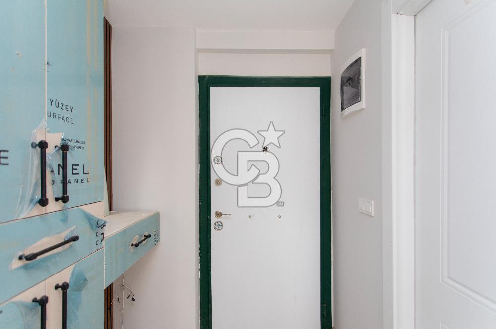 Yenifoça'da Satılık Deniz Manzaralı Müstakil 4+1 Tripleks Villa