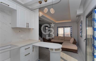 Yenifoça'da Satılık Deniz Manzaralı Müstakil 4+1 Tripleks Villa