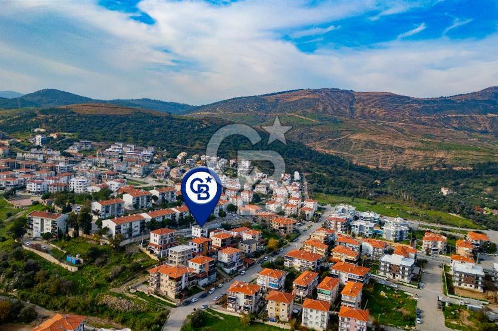 Yenifoça'da Satılık Deniz Manzaralı Müstakil 4+1 Tripleks Villa