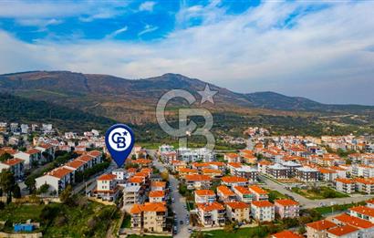 Yenifoça'da Satılık Deniz Manzaralı Müstakil 4+1 Tripleks Villa