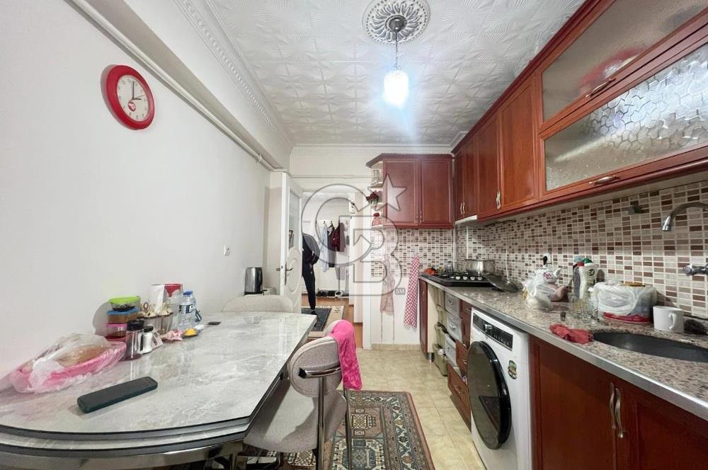 GAMZE ÖZDEMİR CD. ÜZERİ EMSALLERİN ALTINDA BAKIMLI ÖN CEPHE 3+1 