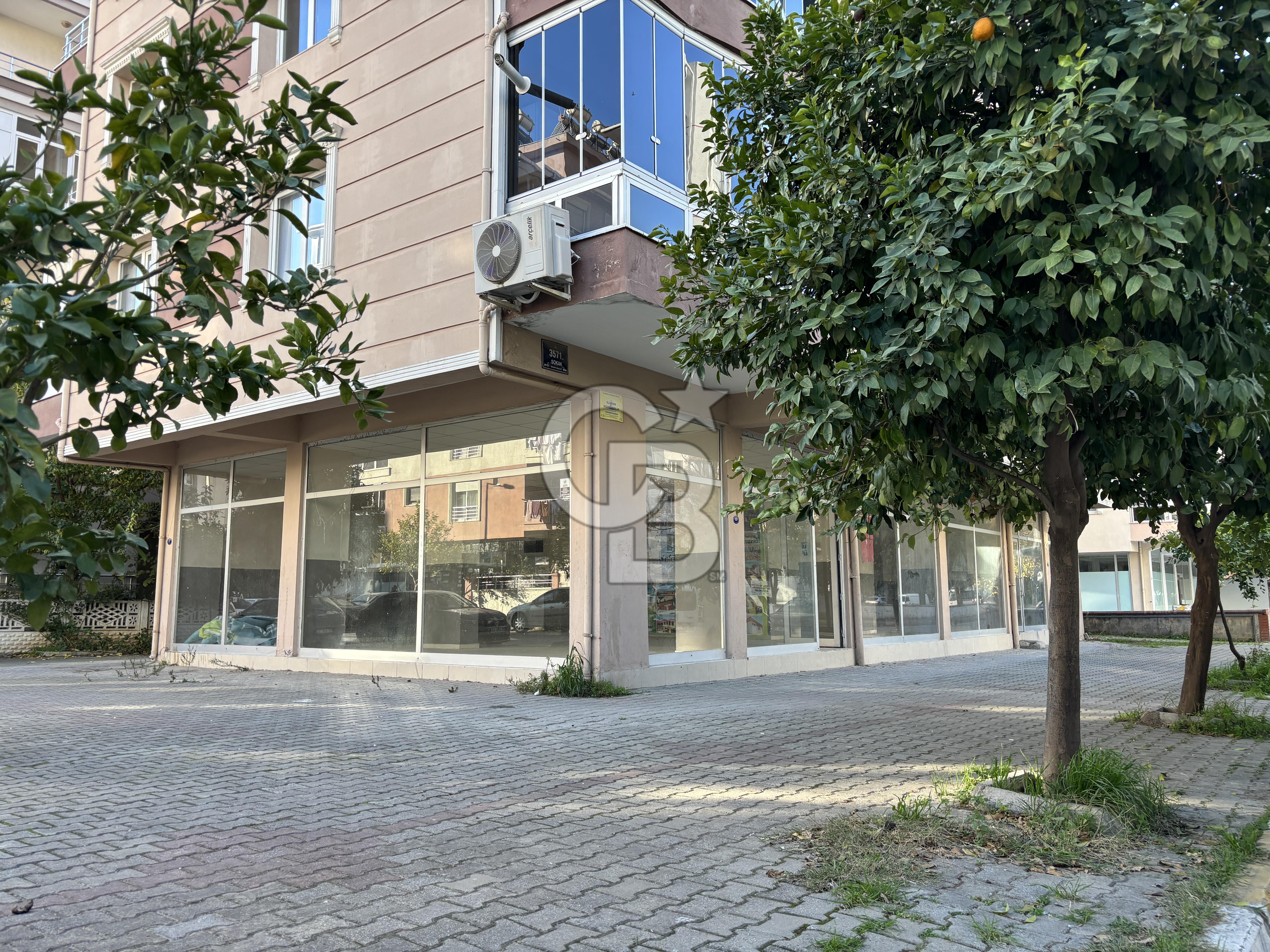 Torbalı Muratbey Mahallesinde Satılık Çift Cepheli Dükkan