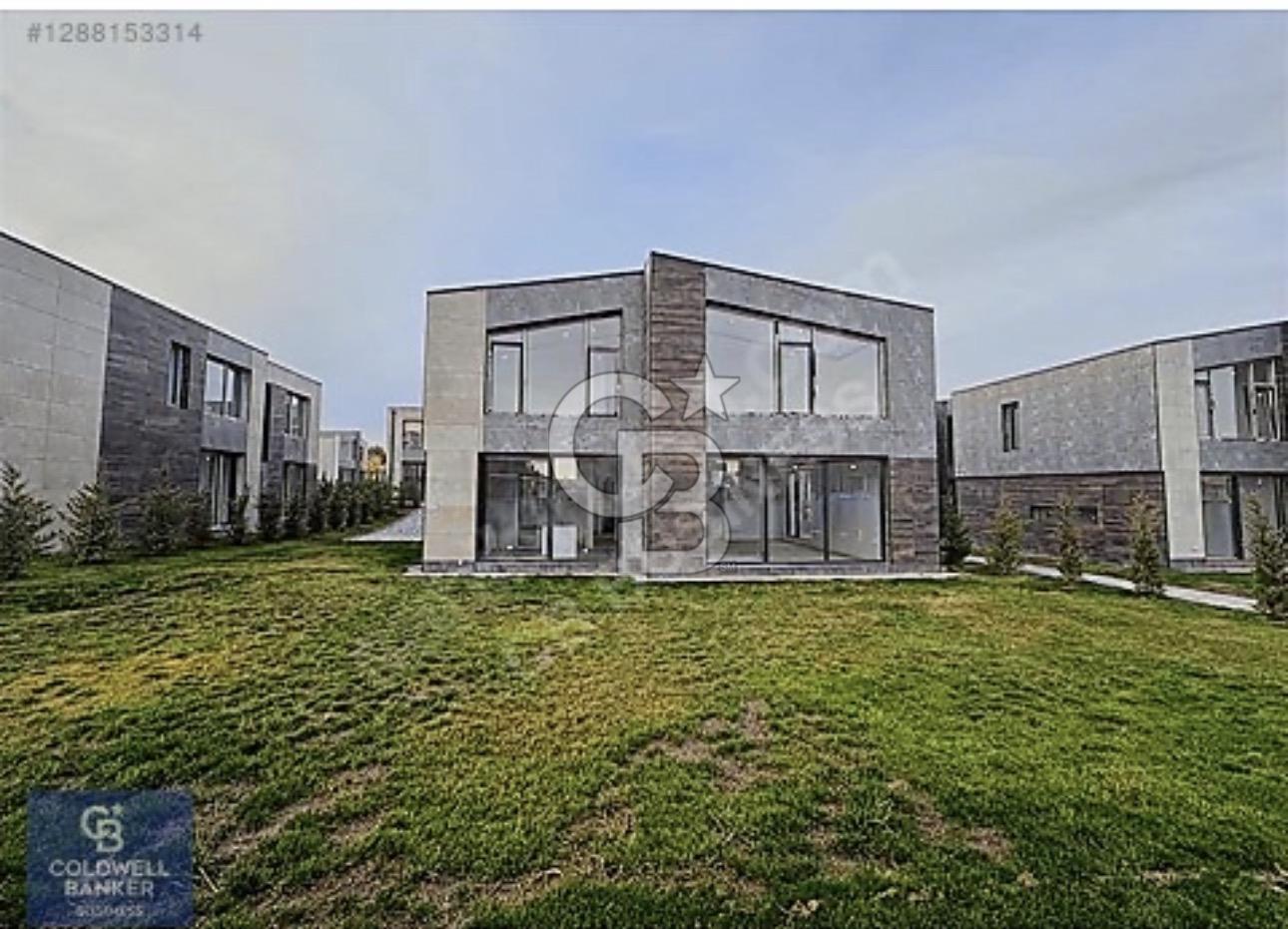 "BÜTÜN DETAYLARI DÜŞÜNÜLMÜŞ TAM MÜSTAKİL VİLLA!"