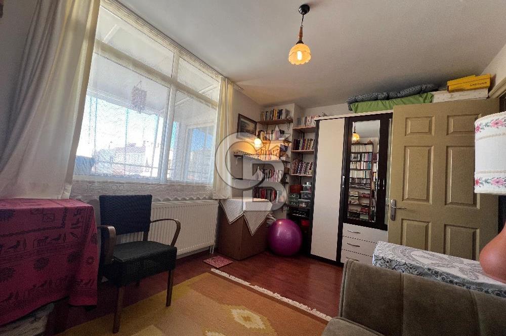 Karşıyaka Donanmacı'da Geniş Teraslı 2+1 Daire 