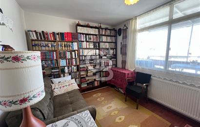 Karşıyaka Donanmacı'da Geniş Teraslı 2+1 Daire 