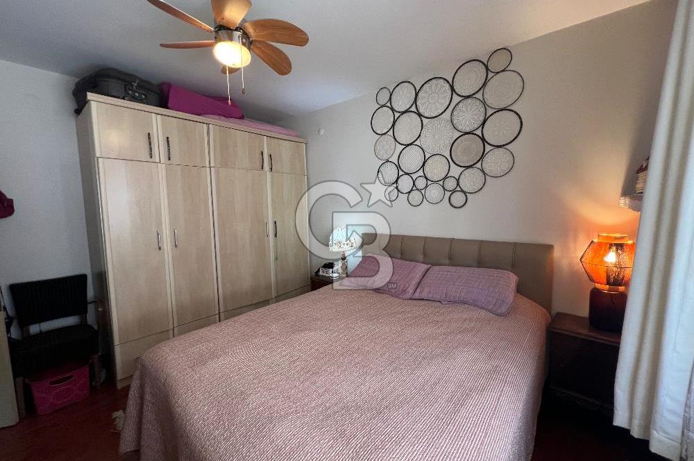 Karşıyaka Donanmacı'da Geniş Teraslı 2+1 Daire 